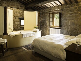 Il Castagno - double bedroom with in-room bath and WC